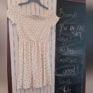 PIE IN THE SKY: Smocked Stretch White Floral Dress